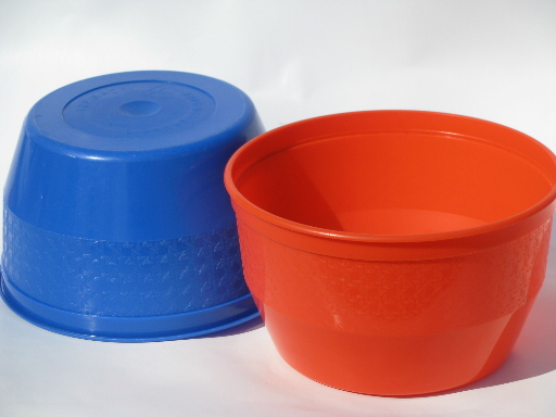 https://1stopretroshop.com/item-photos/vintage-plastic-cottage-cheese-or-margarine-tub-bowls-lot-kitchen-containers-1stopretroshop-k314125-5.jpg