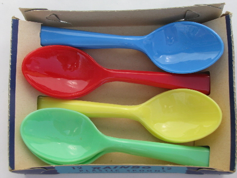 Vintage plastic party / picnic spoons lot, retro colors, original 1950s boxes