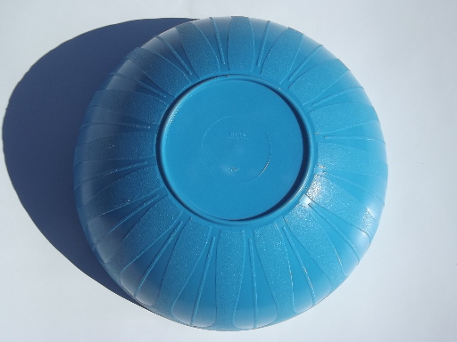 Vintage plastic salad bowl, mod CatherineHolm lotus pattern in Swedish blue