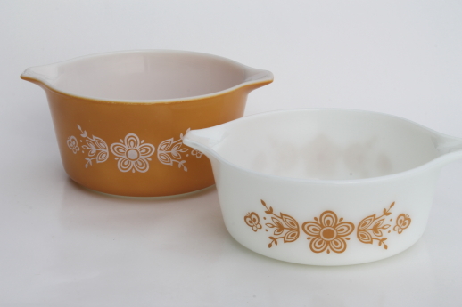 Vintage Pyrex butterfly gold pattern casserole dishes, 6" diameter pans
