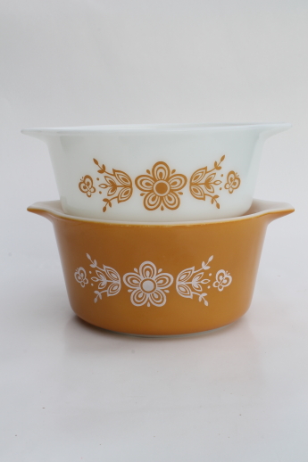 Vintage Pyrex butterfly gold pattern casserole dishes, 6" diameter pans