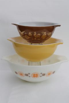 Vintage Pyrex mixing bowls, instant collection bowl nest mixed patterns gold and brown