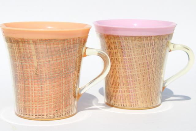 vintage raffiaware, burlap / colored acrylic plastic mugs, retro 60s 70s tiki bar / beach hut