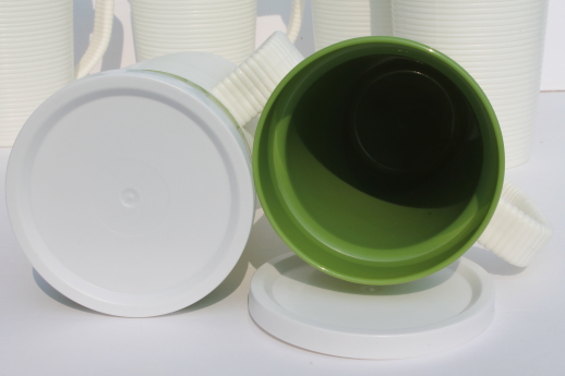 Vintage Raffiaware Thermo-Temp insulated plastic tall mugs picnic cups set