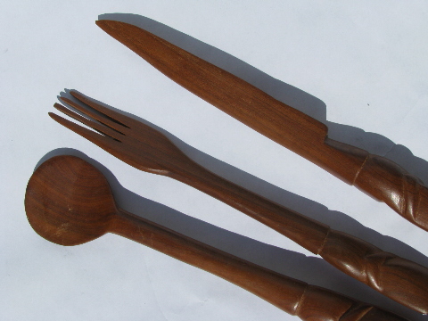 Vintage salad set, knife, fork & spoon w / hand-carved wood figures