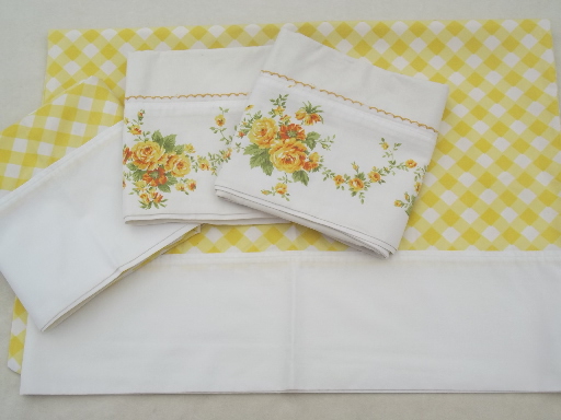 Vintage sheets for bed linens or sewing, retro floral prints & fabric patterns