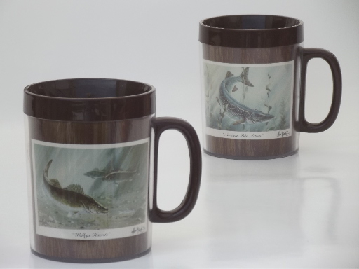 https://1stopretroshop.com/item-photos/vintage-thermoserv-insulated-plastic-cups-fish-art-print-coffee-mugs-1stopretroshop-u5756-1.jpg