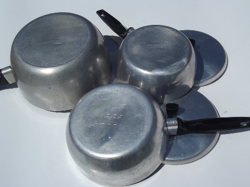 Vintage WearEver aluminum saucepans & lids  set, 3 qt 2 qt 1 1/2 quart