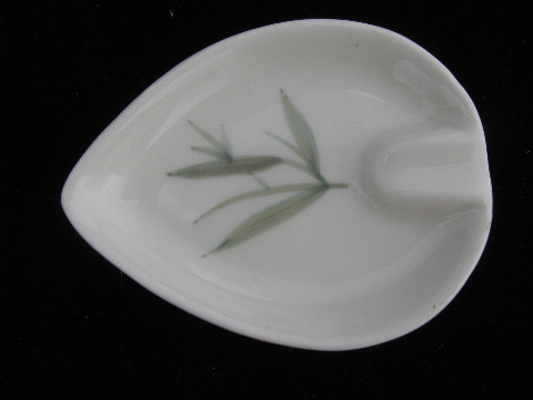 Vintage Winfield Ware California pottery, hand-painted leaf shape individual ashtrays