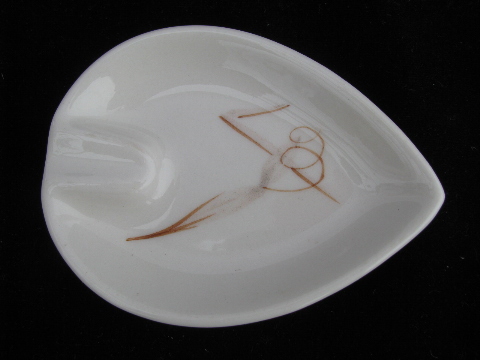 Vintage Winfield Ware California pottery, hand-painted leaf shape individual ashtrays