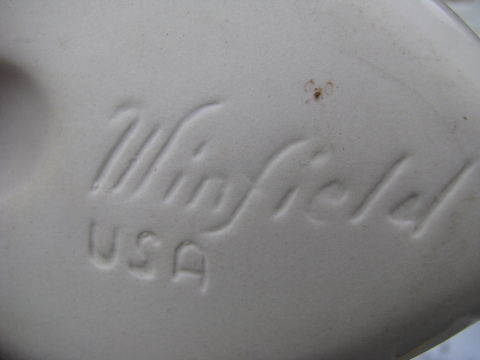 Vintage Winfield Ware California pottery, hand-painted leaf shape individual ashtrays